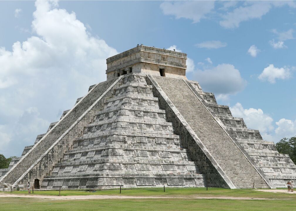 900: Drought spells the end for Mayan civilization